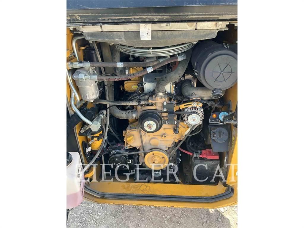 CAT 299D3 Roomiklaadurid
