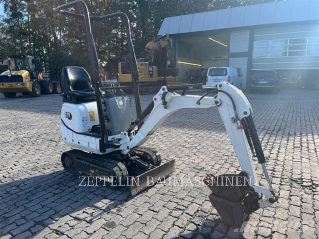 CAT 300.9D Roomikekskavaatorid