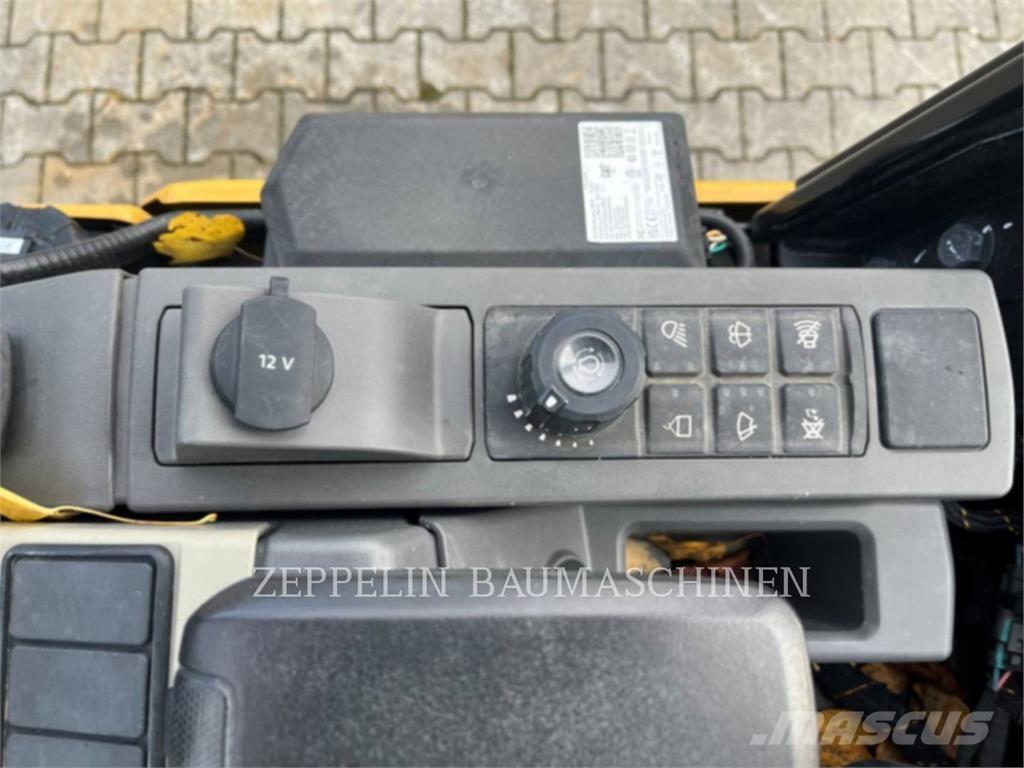 CAT 301.5-05A Roomikekskavaatorid