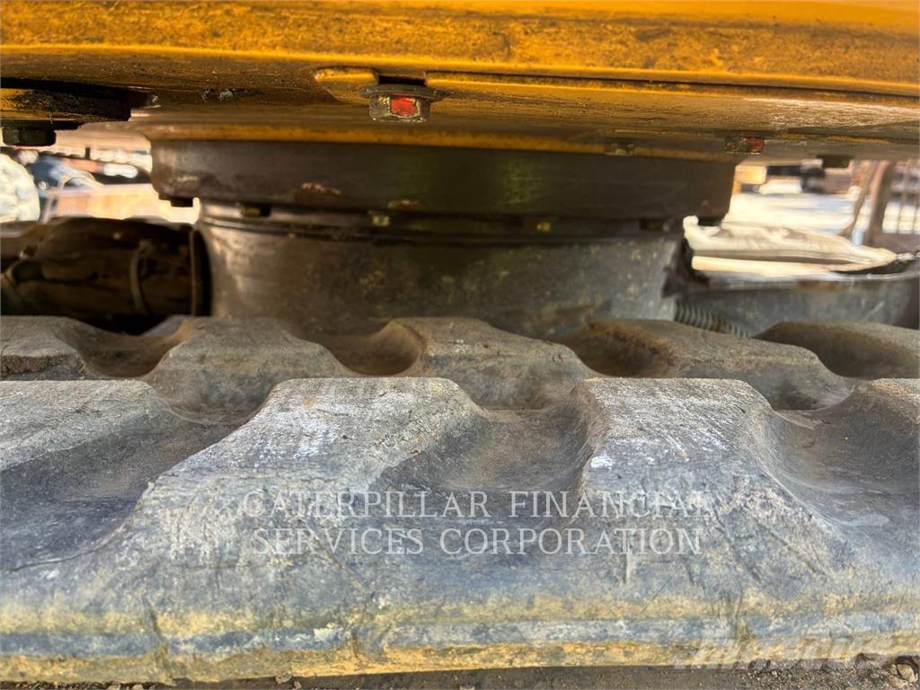 CAT 301.6-05 Roomikekskavaatorid