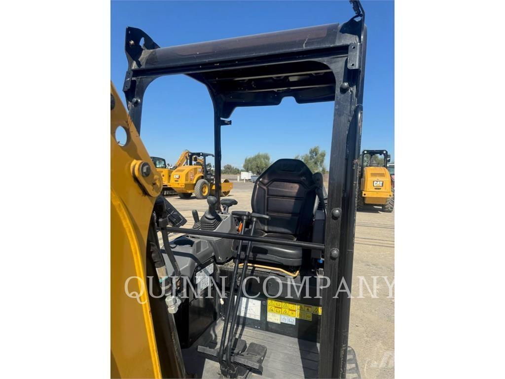 CAT 301.7 Roomikekskavaatorid