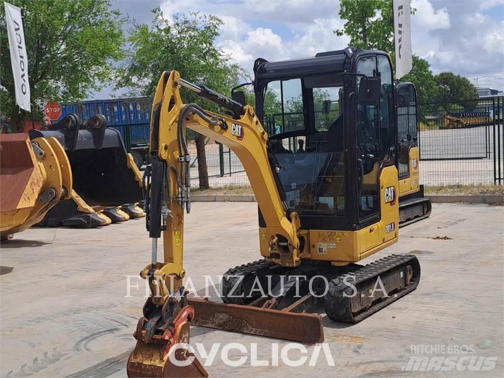 CAT 301.8 Roomikekskavaatorid