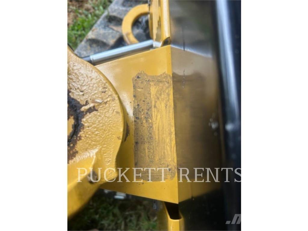 CAT 301.8-05 Roomikekskavaatorid