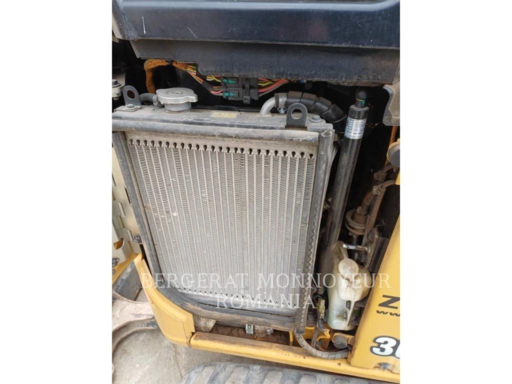 CAT 301.8-05 Roomikekskavaatorid