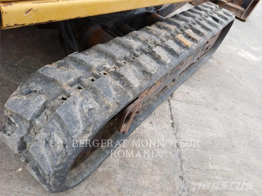 CAT 301.8-05 Roomikekskavaatorid