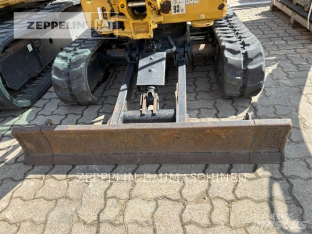 CAT 301.8-05A Roomikekskavaatorid