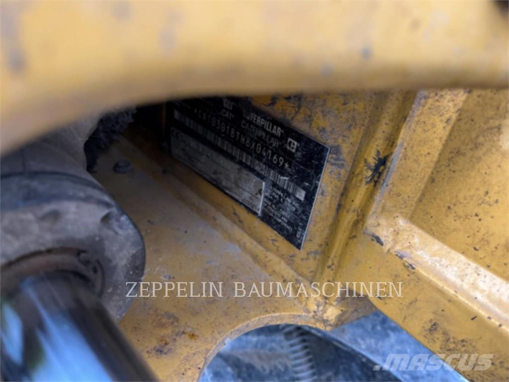 CAT 301.8-05A Roomikekskavaatorid