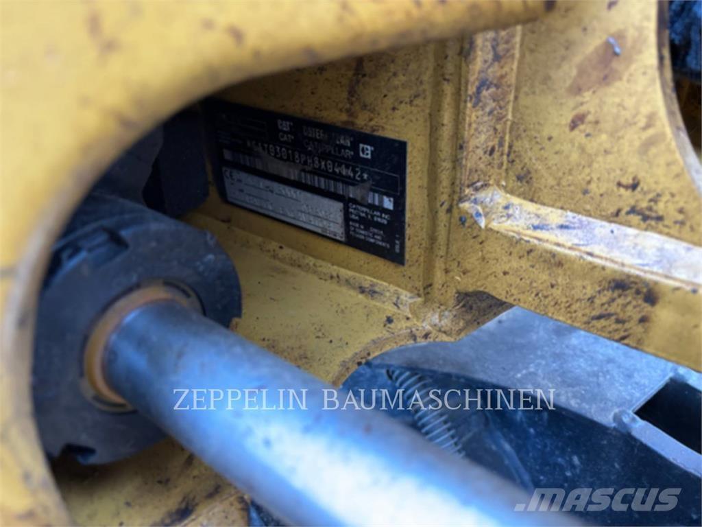 CAT 301.8-05A Roomikekskavaatorid