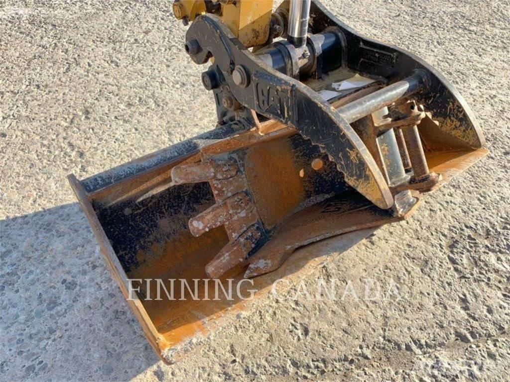 CAT 302-05 Roomikekskavaatorid