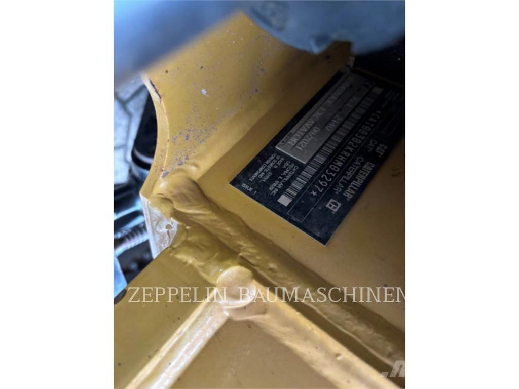 CAT 302-05A CR Roomikekskavaatorid