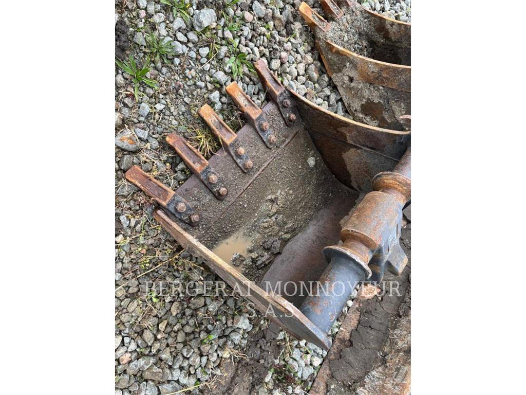 CAT 302.7 Roomikekskavaatorid