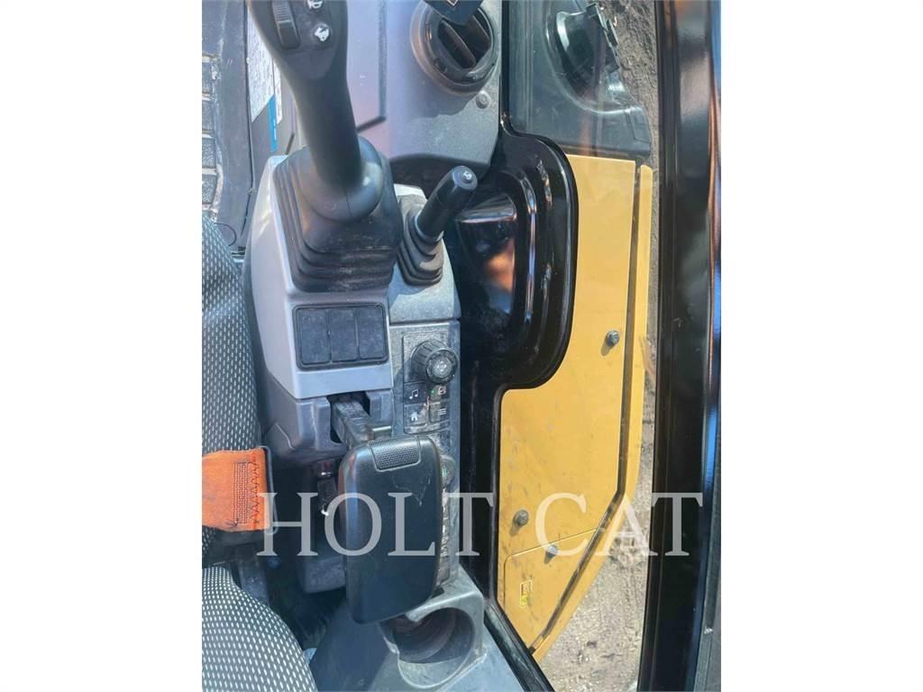 CAT 302.707CR Roomikekskavaatorid