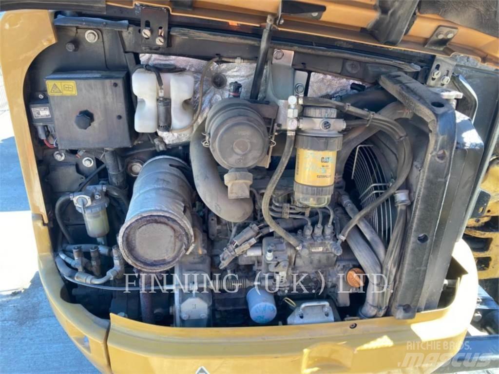 CAT 302.7D CAB Roomikekskavaatorid