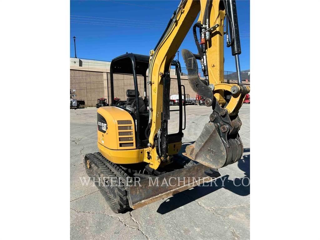 CAT 302.7DC1TH Roomikekskavaatorid