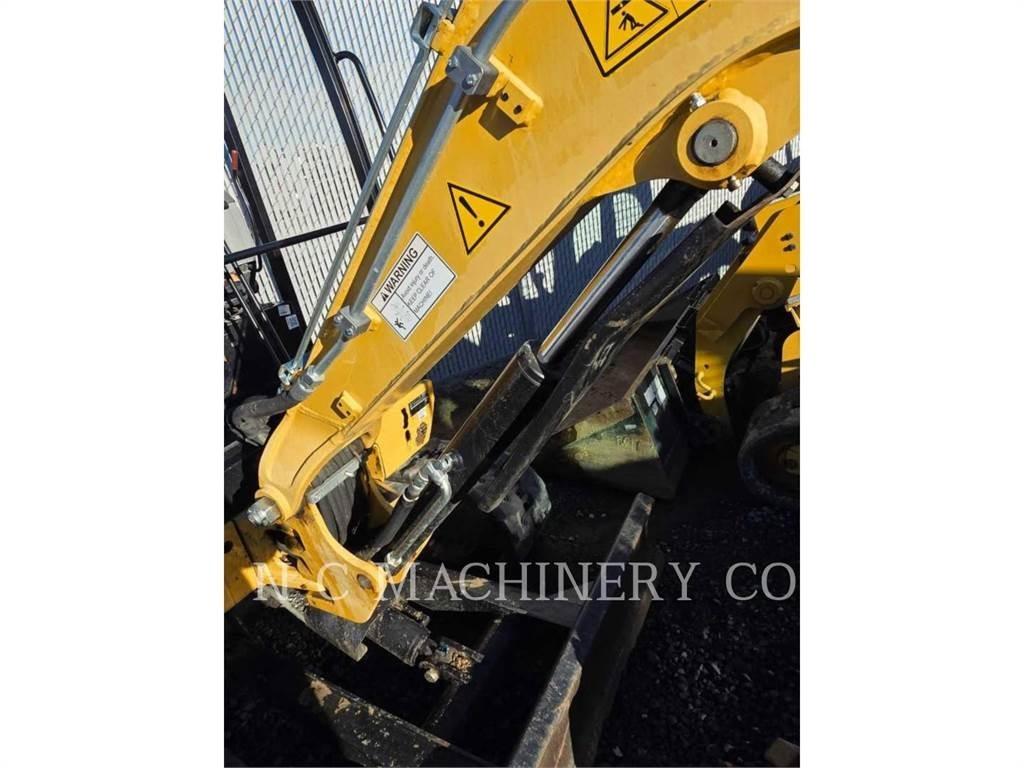 CAT 302.7DCRCN Roomikekskavaatorid