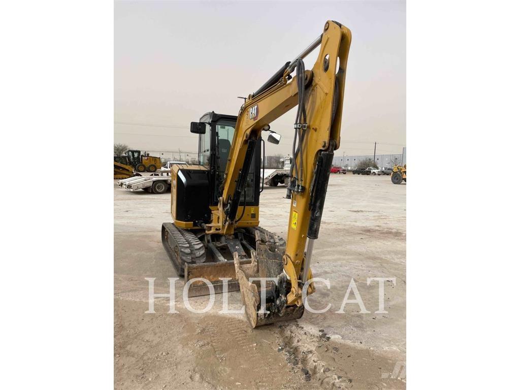 CAT 304 Roomikekskavaatorid