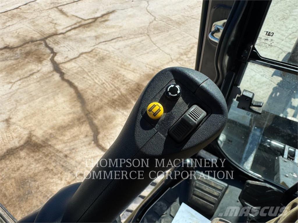 CAT 304 Roomikekskavaatorid