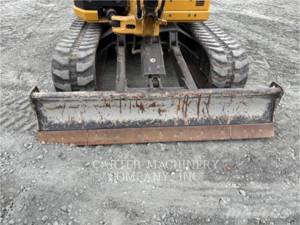 CAT 304-07 Roomikekskavaatorid