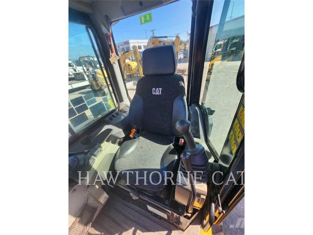 CAT 304E2 CAB Roomikekskavaatorid
