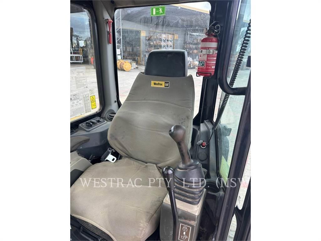 CAT 304E2CR Roomikekskavaatorid