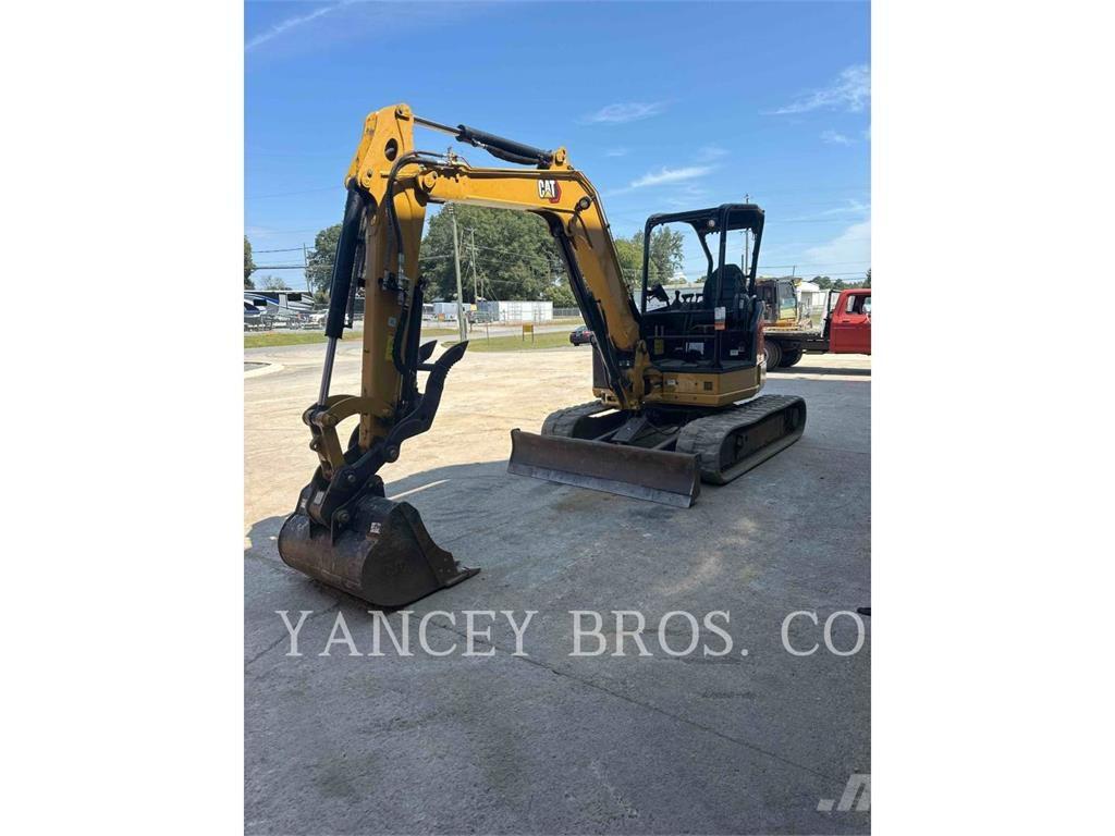 CAT 305 Roomikekskavaatorid