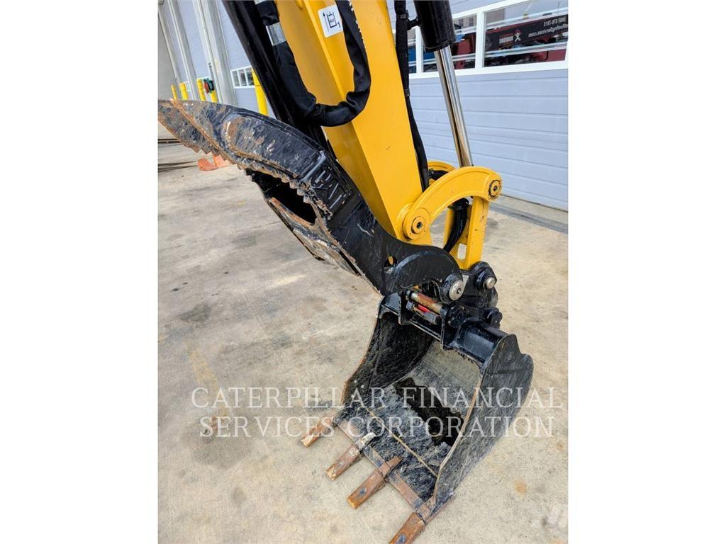 CAT 30507CR Roomikekskavaatorid