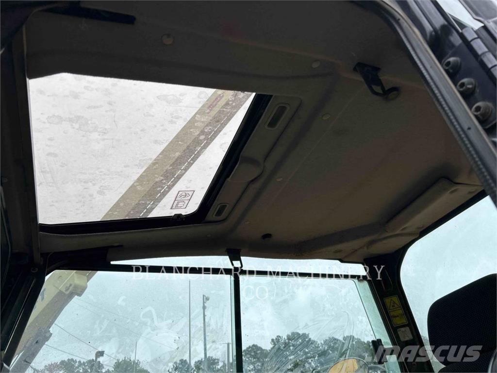 CAT 308CR Roomikekskavaatorid