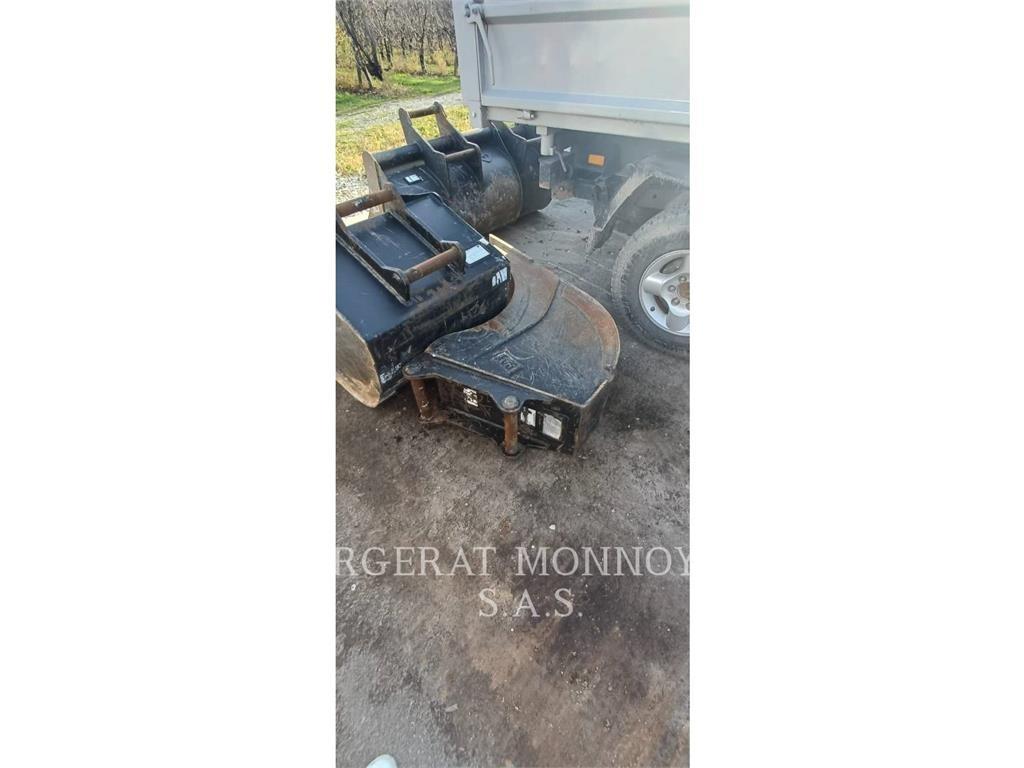 CAT 309 Roomikekskavaatorid