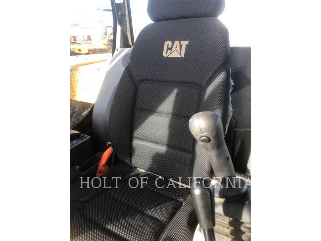 CAT 310 Roomikekskavaatorid