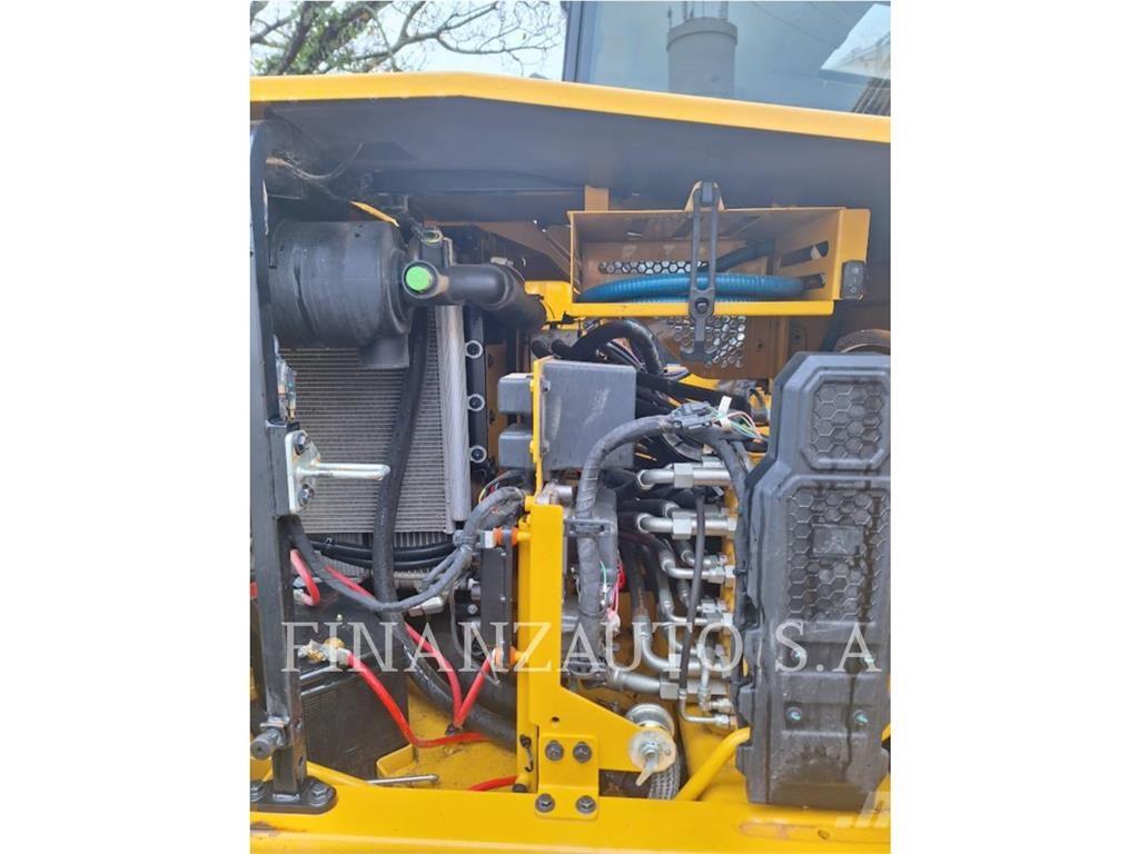 CAT 310 Roomikekskavaatorid