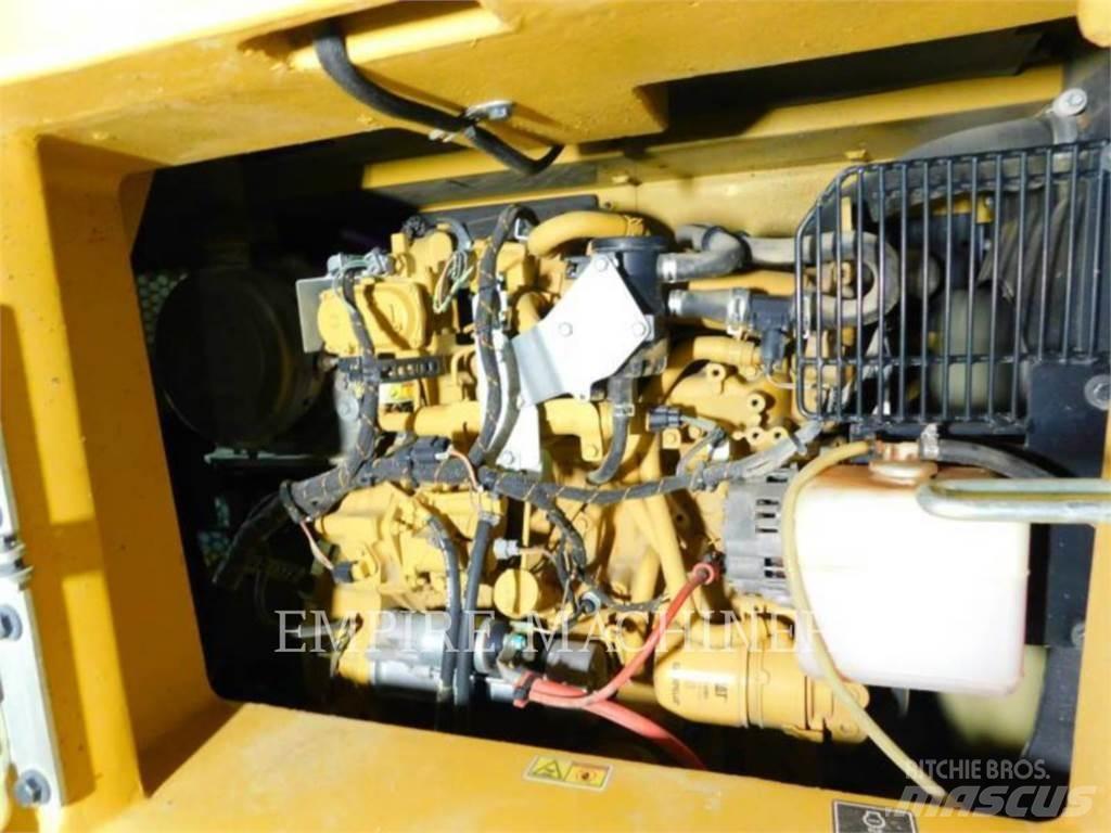CAT 310-07 Roomikekskavaatorid