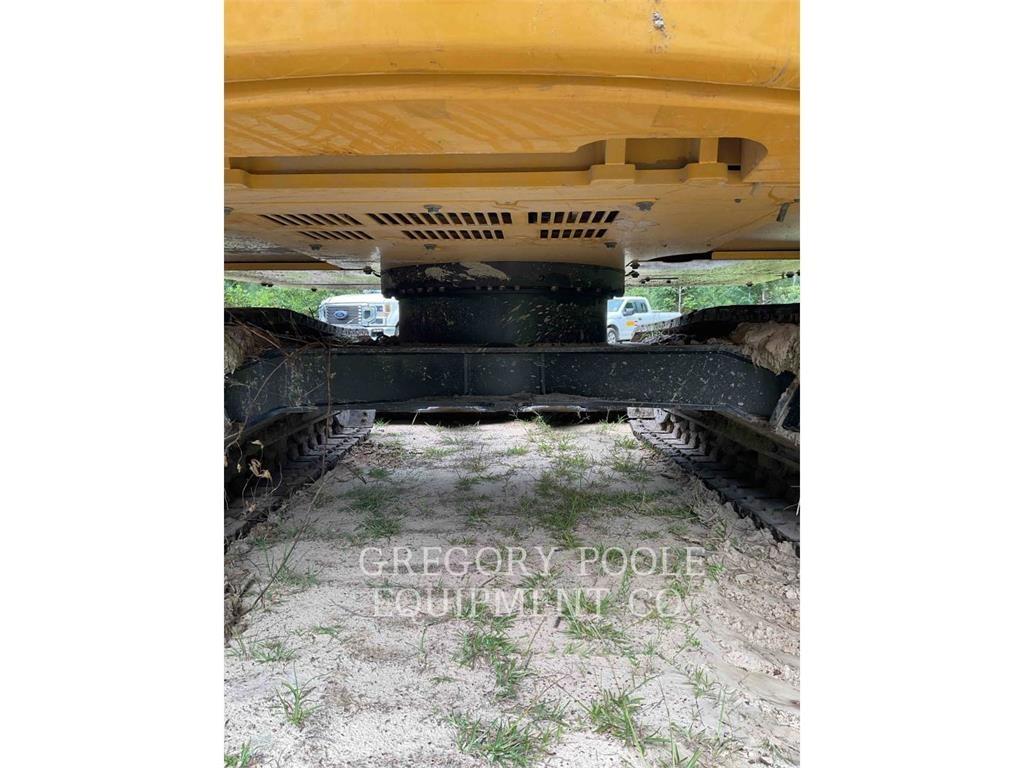 CAT 31007 Roomikekskavaatorid