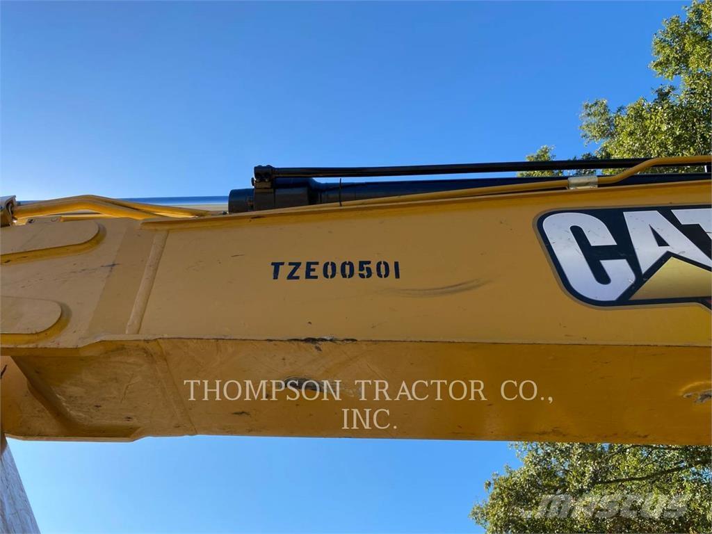 CAT 317 Roomikekskavaatorid