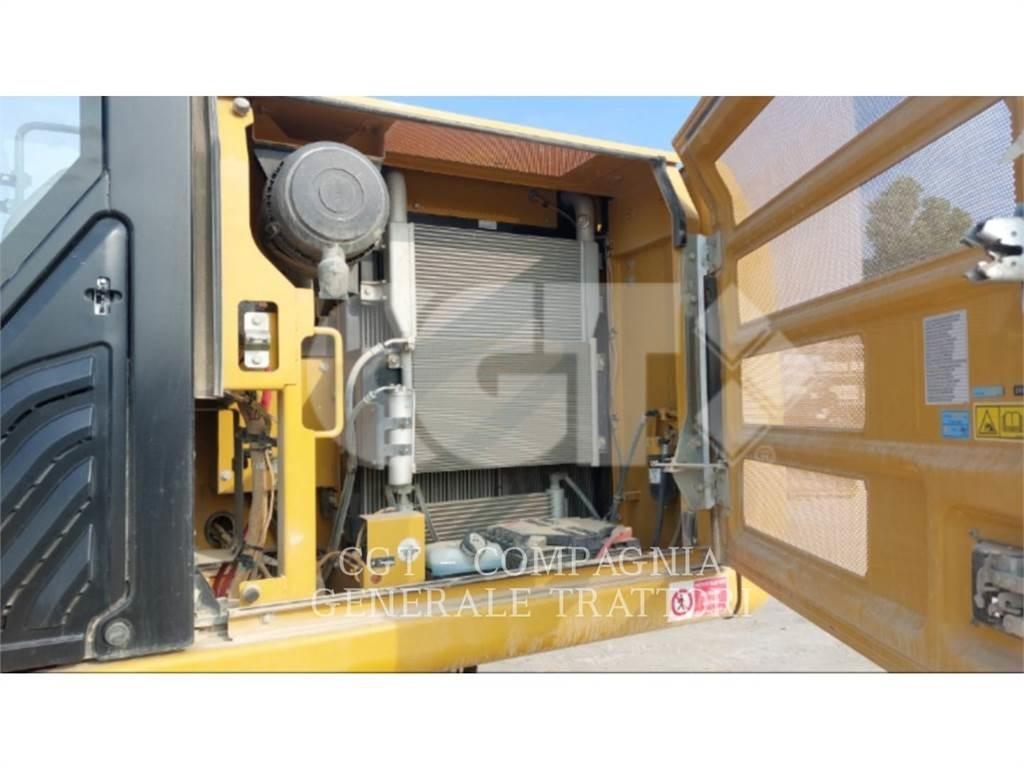 CAT 318F Roomikekskavaatorid