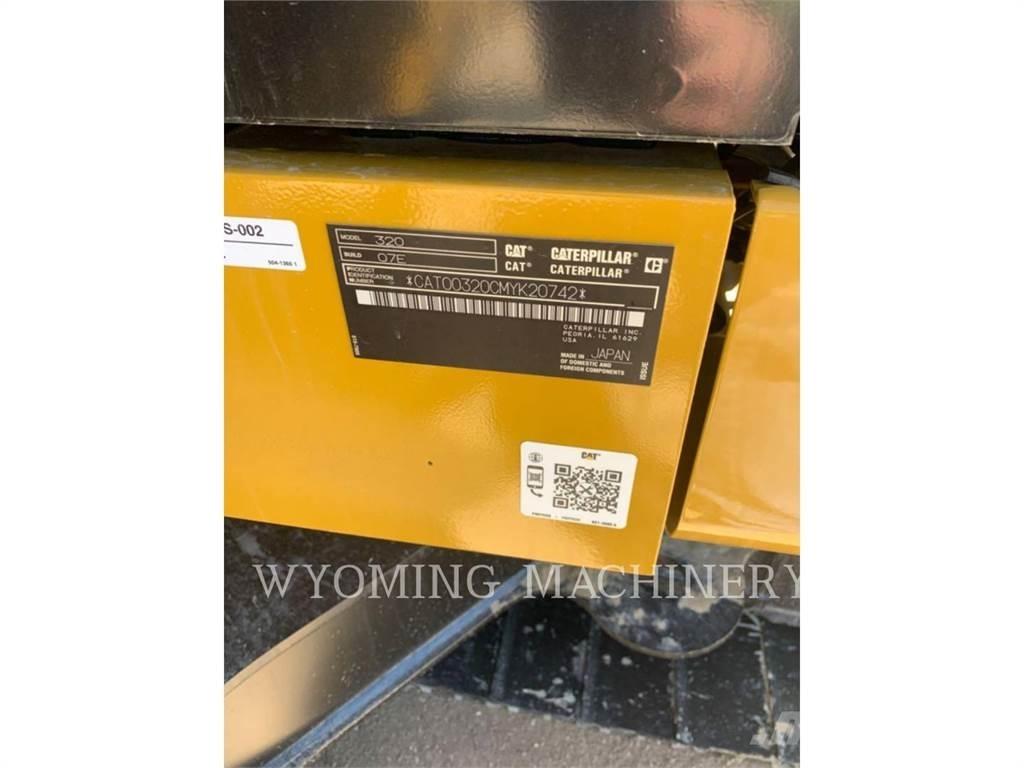 CAT 320 Roomikekskavaatorid
