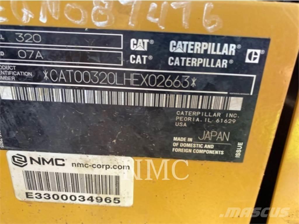 CAT 320 Roomikekskavaatorid