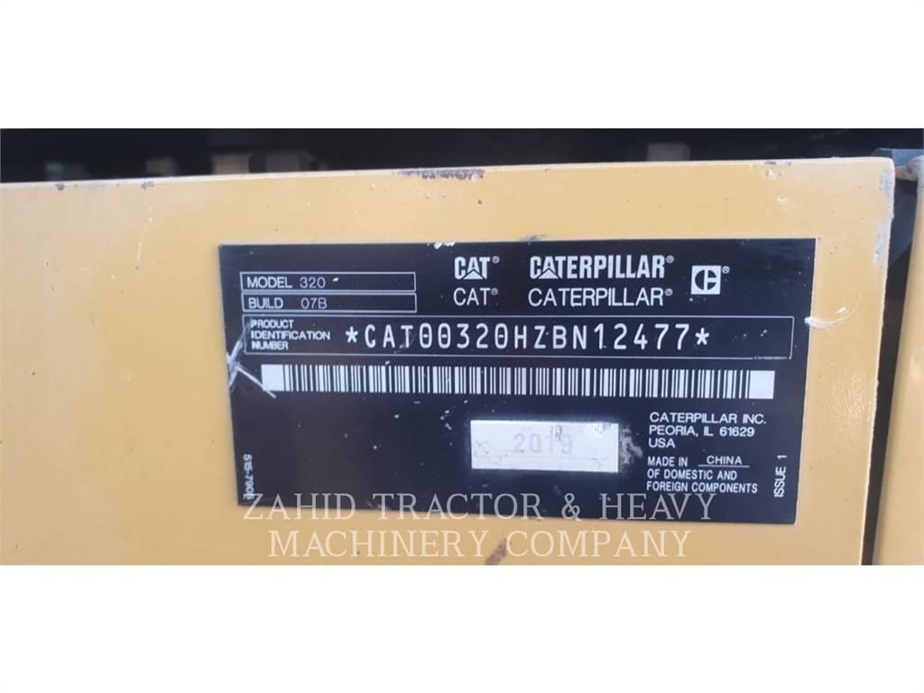 CAT 320 Roomikekskavaatorid