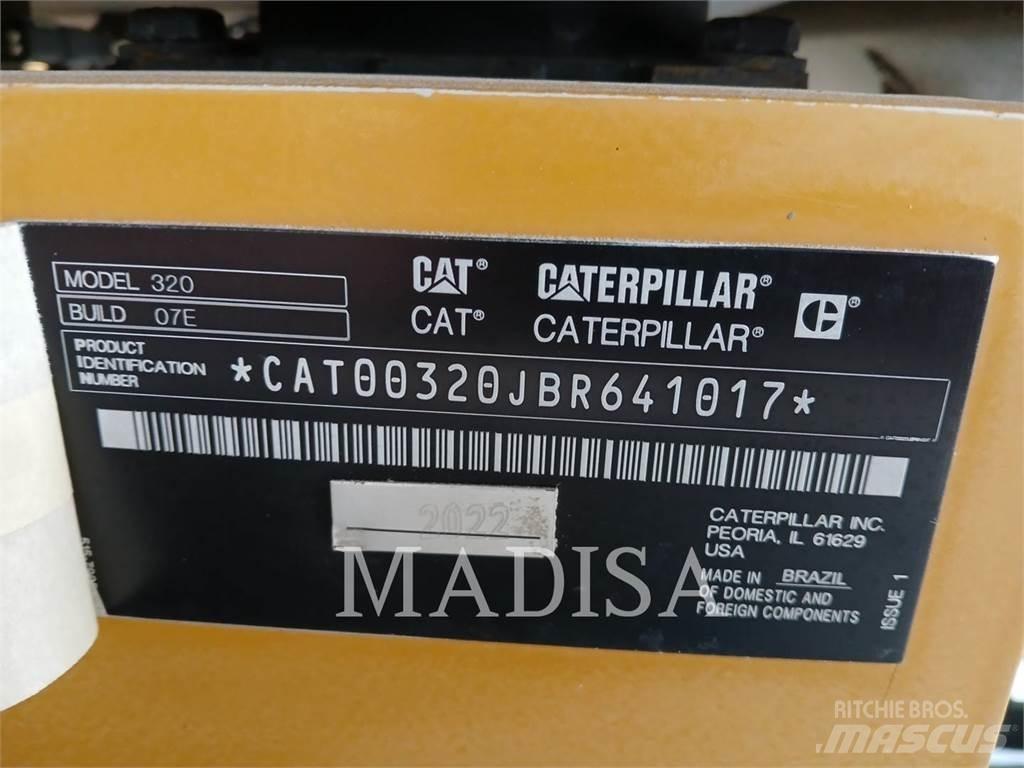 CAT 320 Roomikekskavaatorid