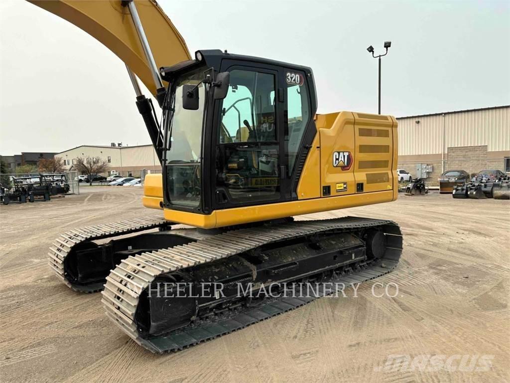 CAT 320 Roomikekskavaatorid