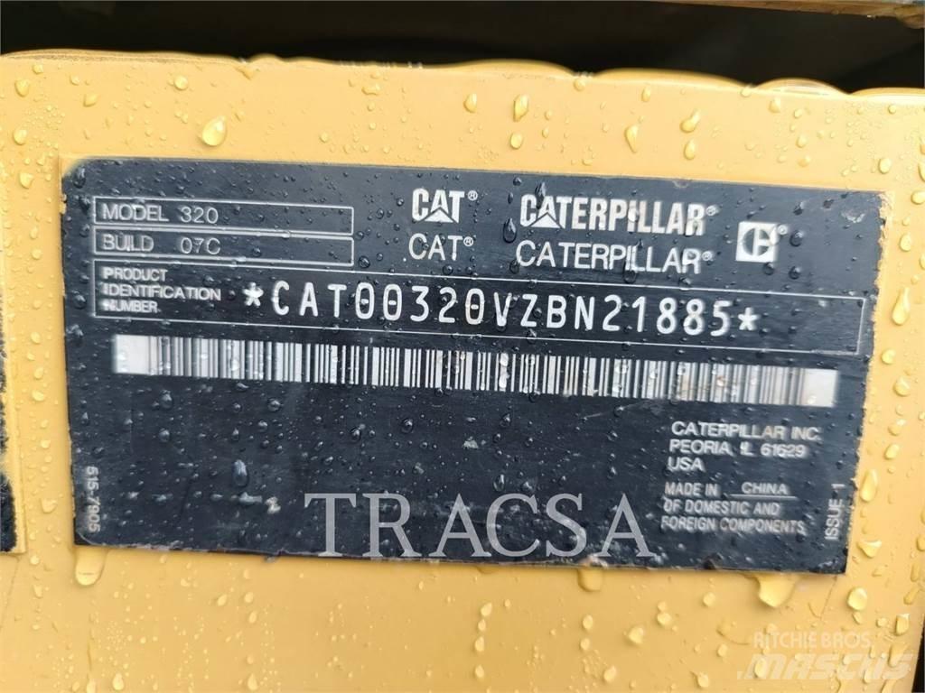 CAT 320 Roomikekskavaatorid