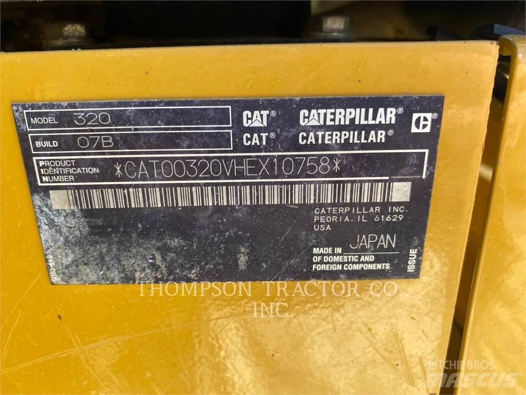 CAT 320 Roomikekskavaatorid
