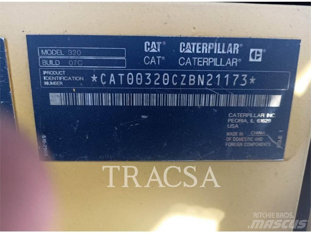 CAT 320 Roomikekskavaatorid