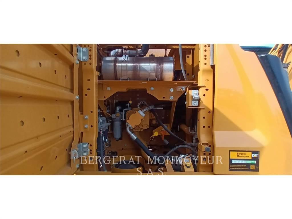 CAT 320 Roomikekskavaatorid