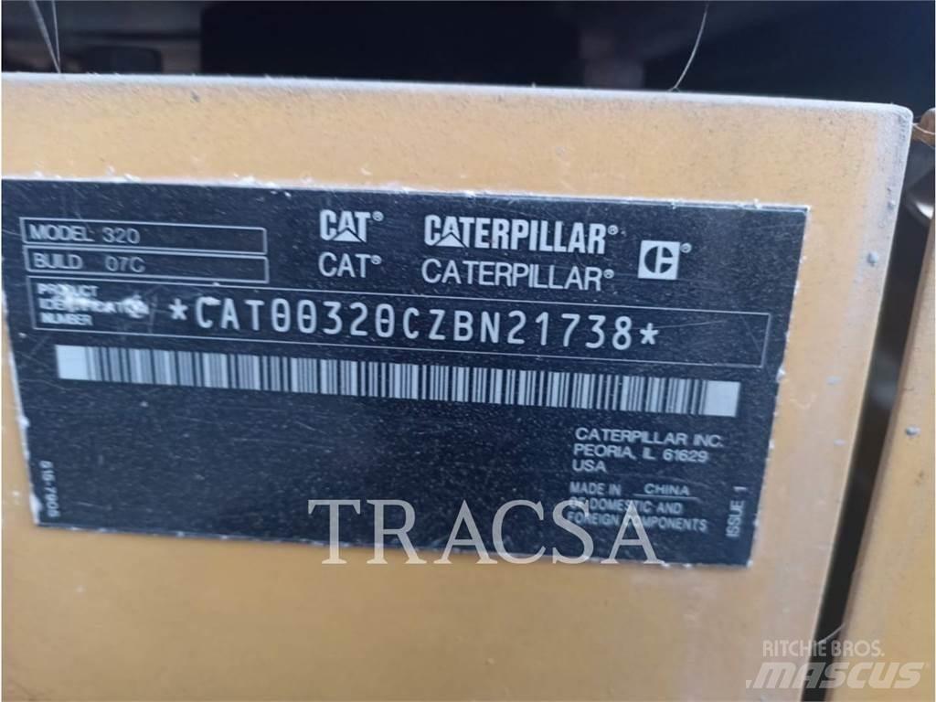 CAT 320 Roomikekskavaatorid