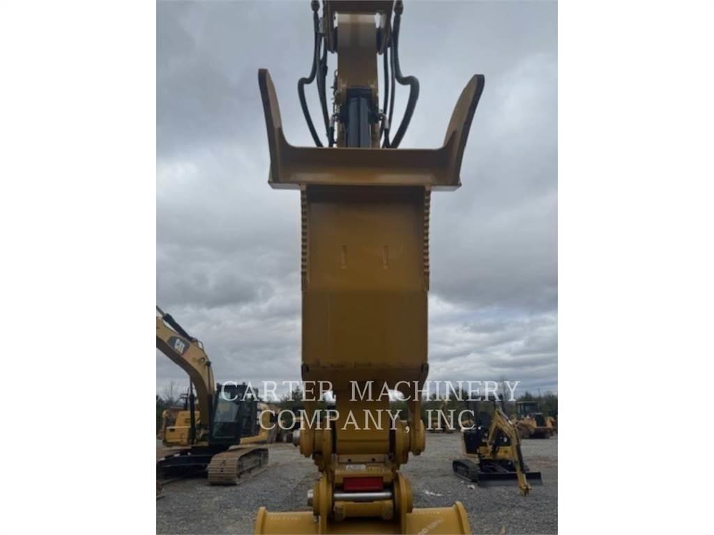 CAT 320 Roomikekskavaatorid