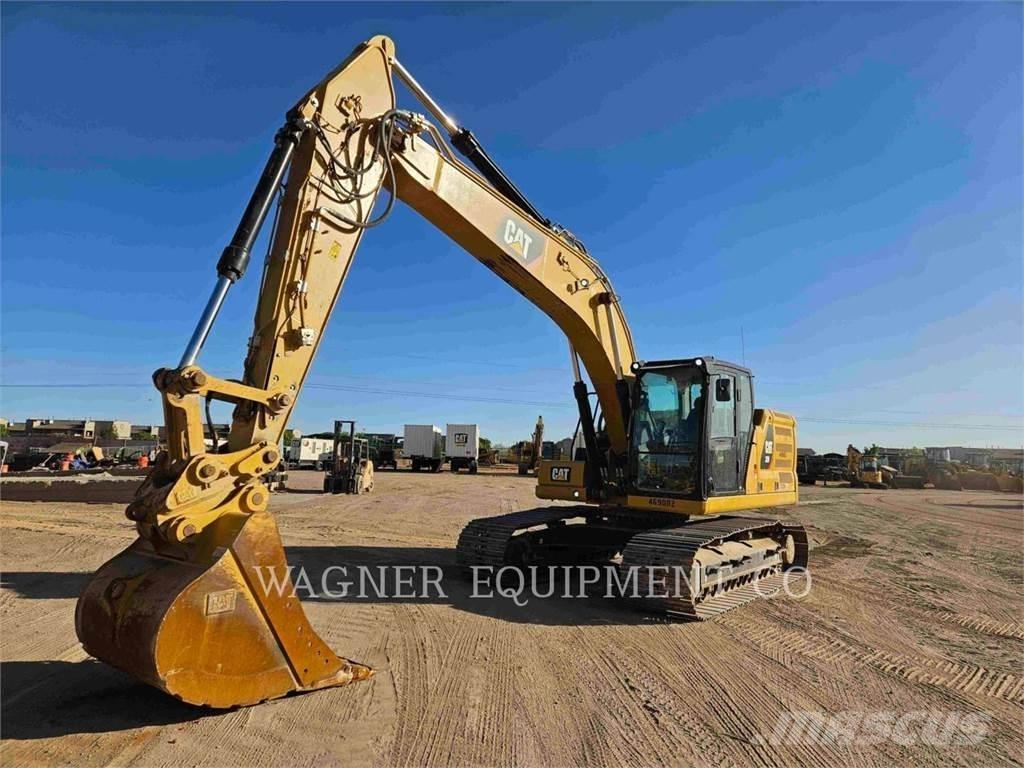 CAT 320 Roomikekskavaatorid