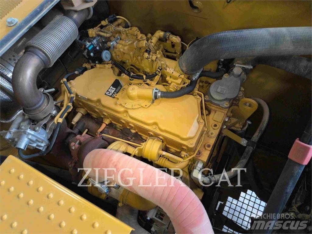 CAT 320 Roomikekskavaatorid
