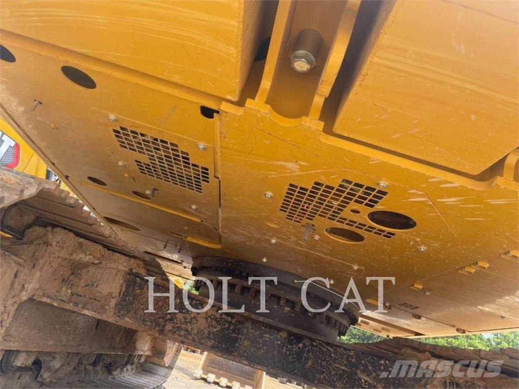 CAT 320 Roomikekskavaatorid