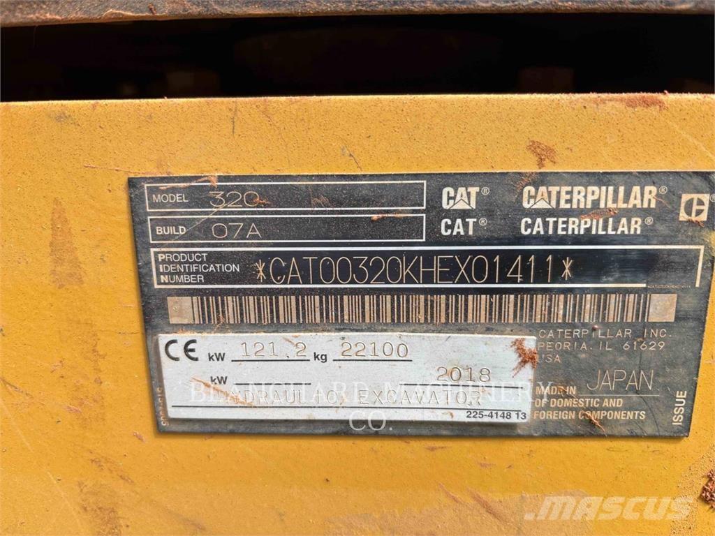 CAT 320 Roomikekskavaatorid