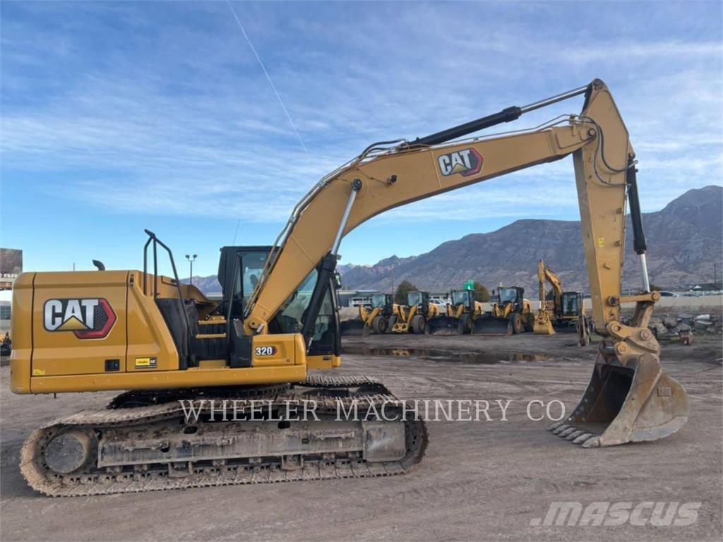 CAT 320 Roomikekskavaatorid